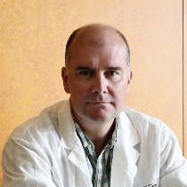 Photo of Dr Darren Saunders